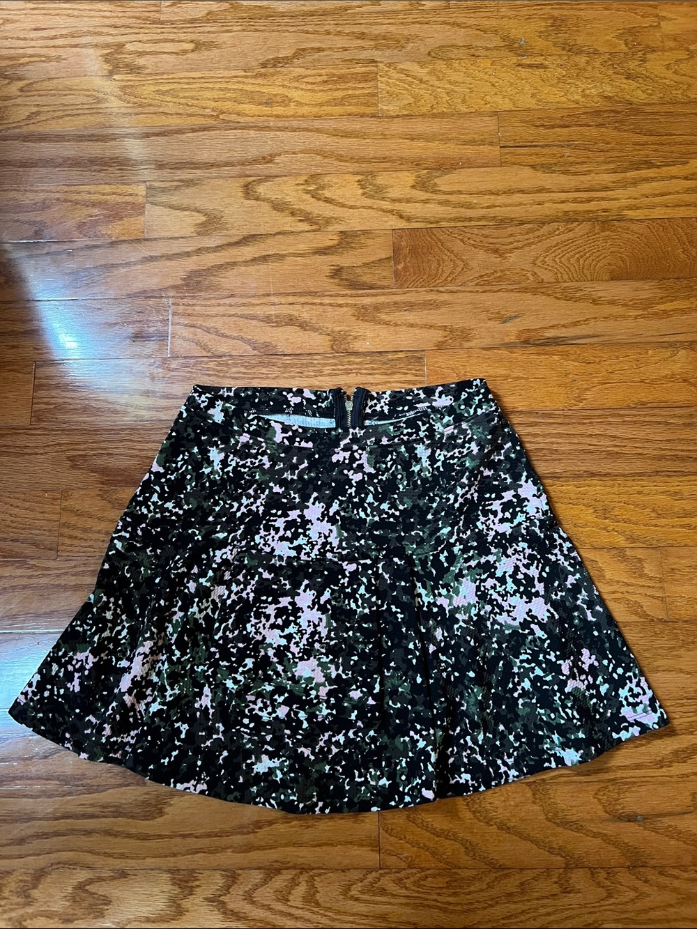Marilyn Monroe  Printed A-Line Skirt — Black, olive, and pink Multi. Size medium